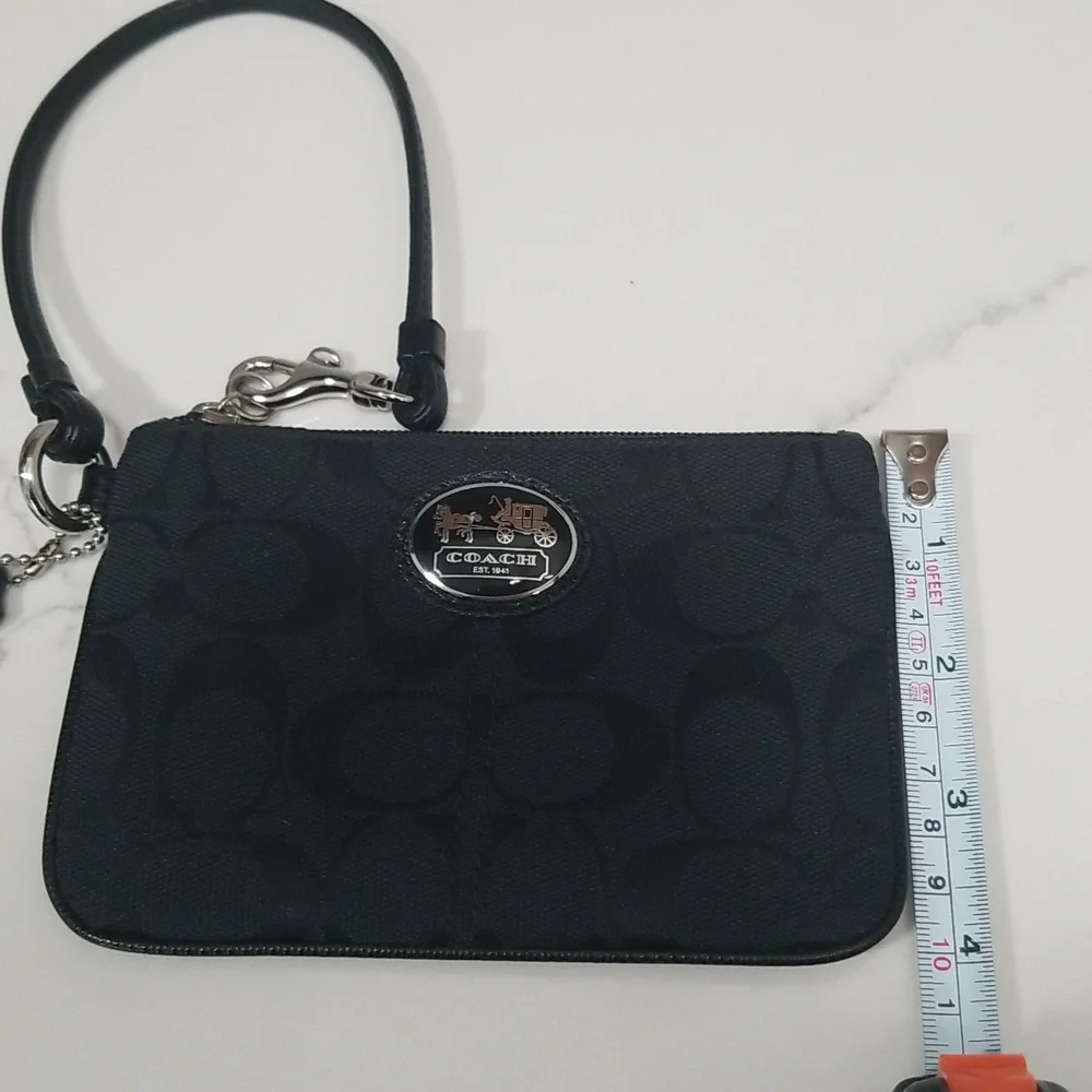 NWOT Coach Black Signature Canvas Wristlet - Picture 8 of 9